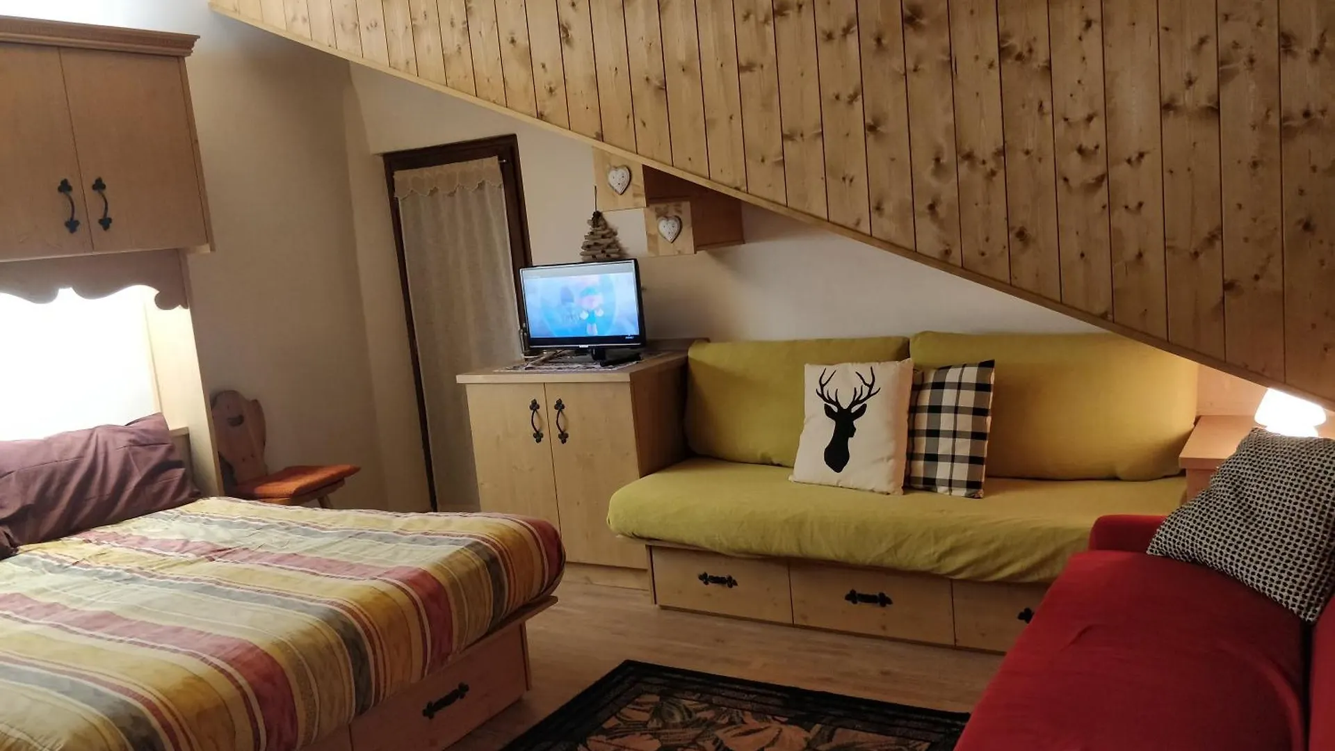 La Casa Dei Cervi A Vinigo Apartment Vodo Cadore Italy